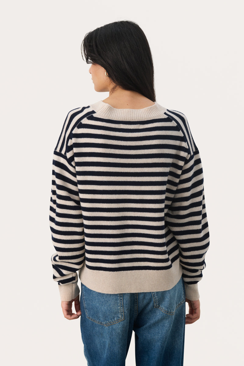 30309115 French Oak/Dark Navy Maria Pullover Part Two