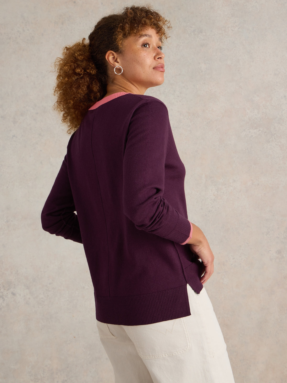 441583 DARK PLUM Maggie V-Neck Jumper White Stuff