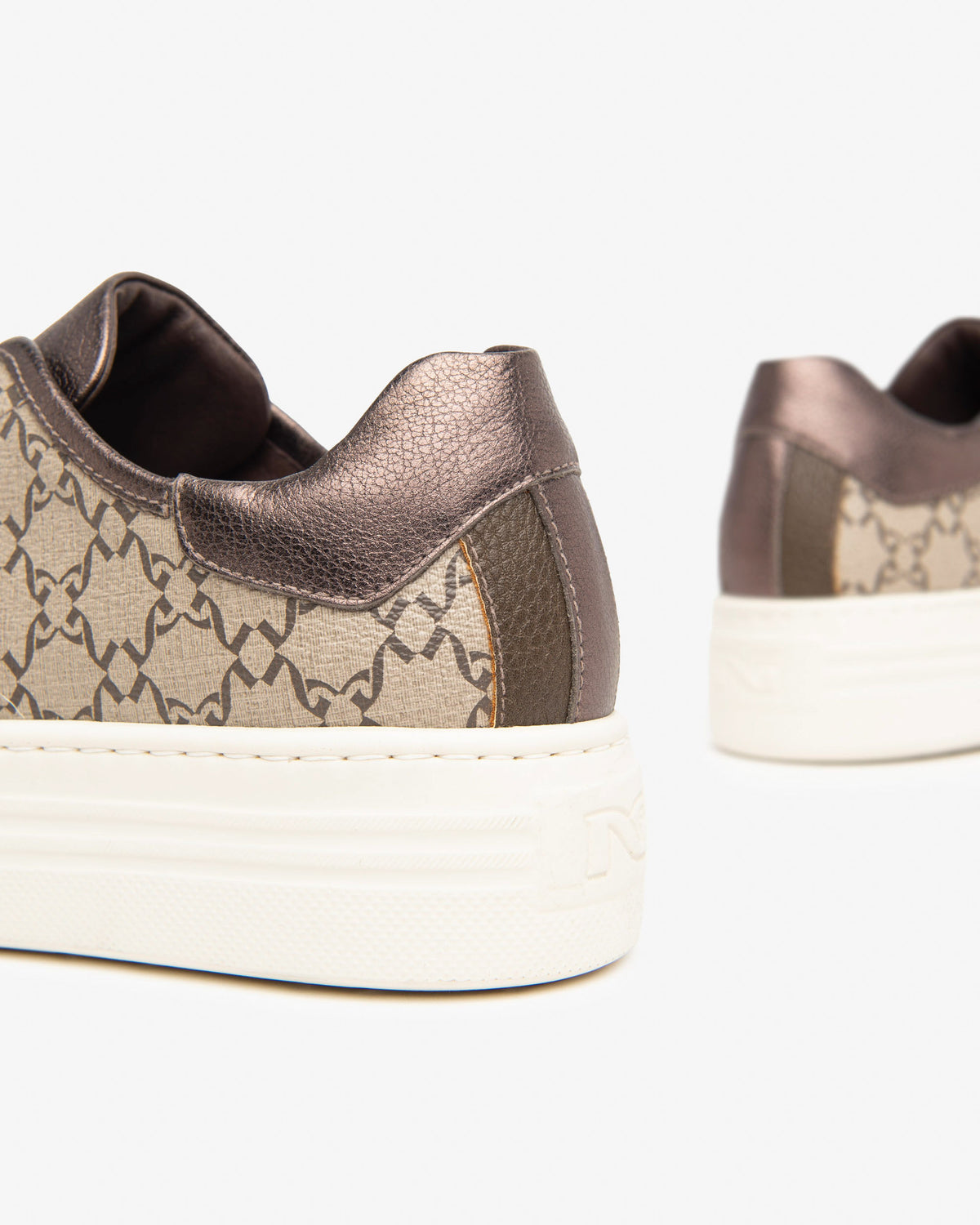 NeroGiardini Cream Print Trainers I11614D