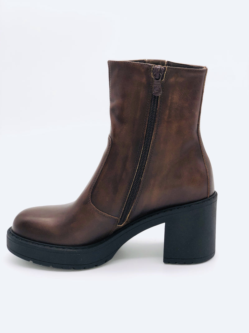 NeroGiardini Brown Chunky Heel Boot I11993D