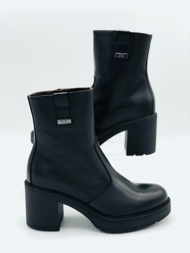 NeroGiardini Black Chunky Heel Boot I11992D