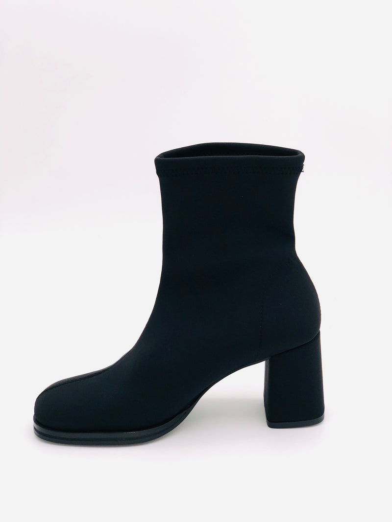 876210-06 Black Sock Boot Miss Elastic