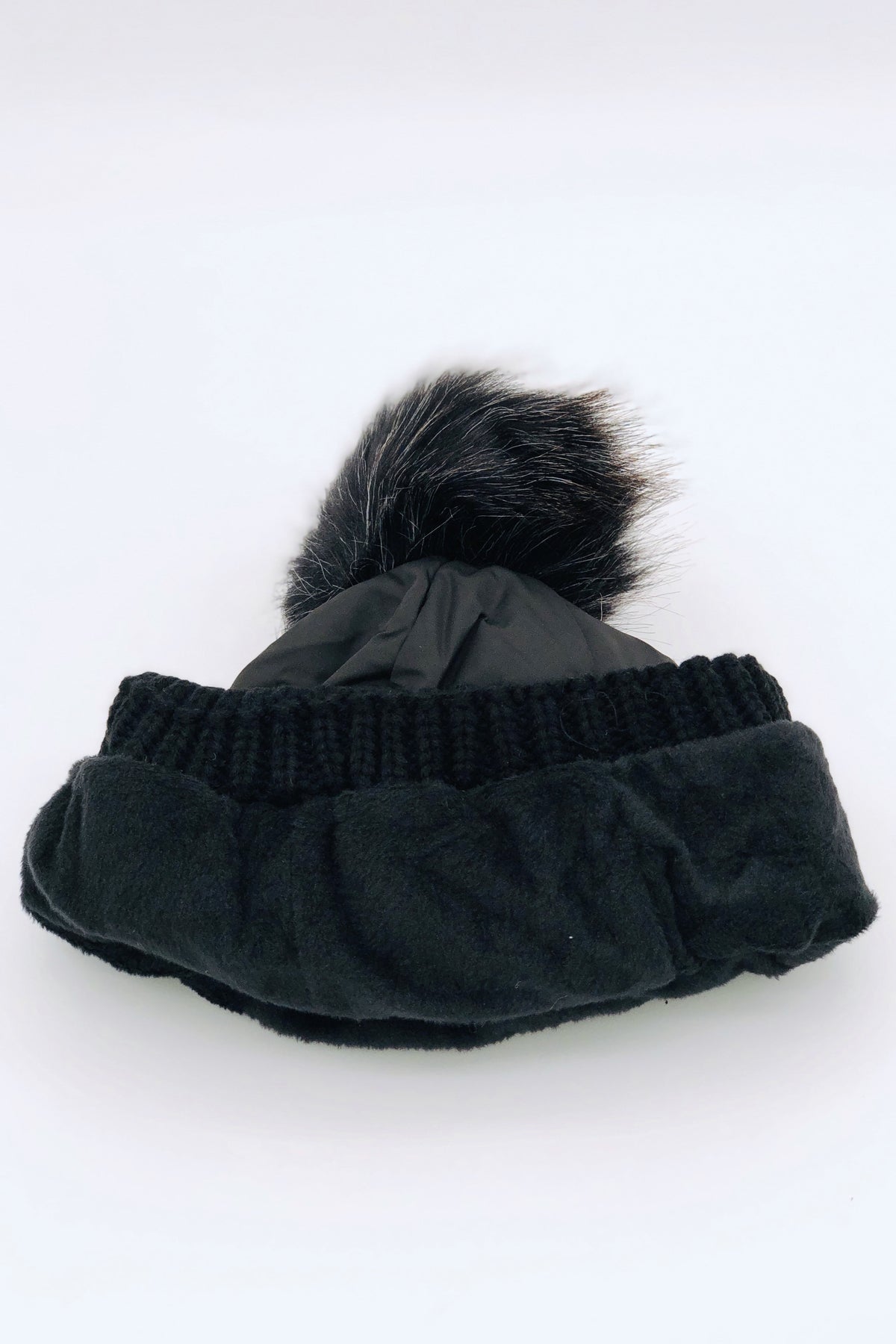 GS24-101 Black Pom Pom Hat & Skull Scarf BEST OF IRISH