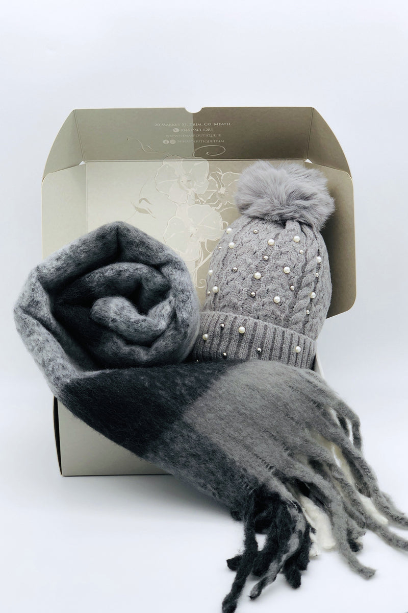 GS24-103 GREY Pearl Pom Pom Hat & Rasta Scarf Gift Set BEST OF IRISH