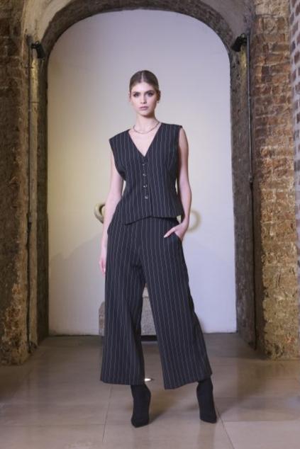 KCW24170 BLACK/WHITE Striped Waistcoat Kate Cooper