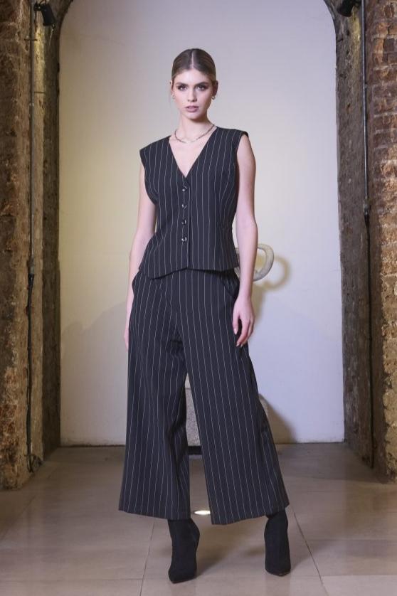 KCW24170 BLACK/WHITE Striped Waistcoat Kate Cooper