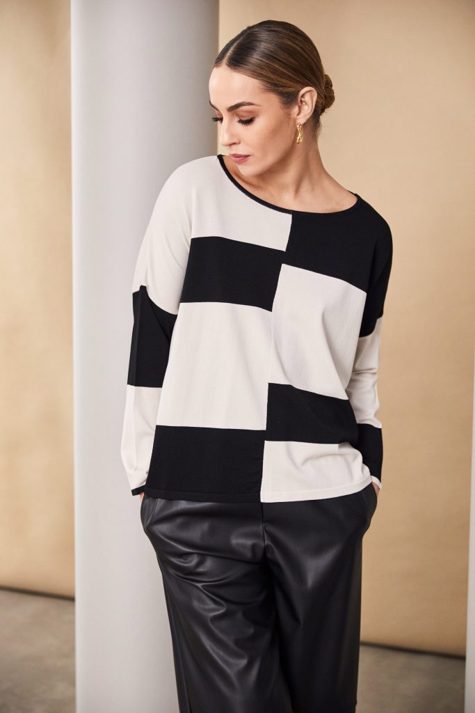 NAW24218 Colour Block Sweater Square  Shape NAYA