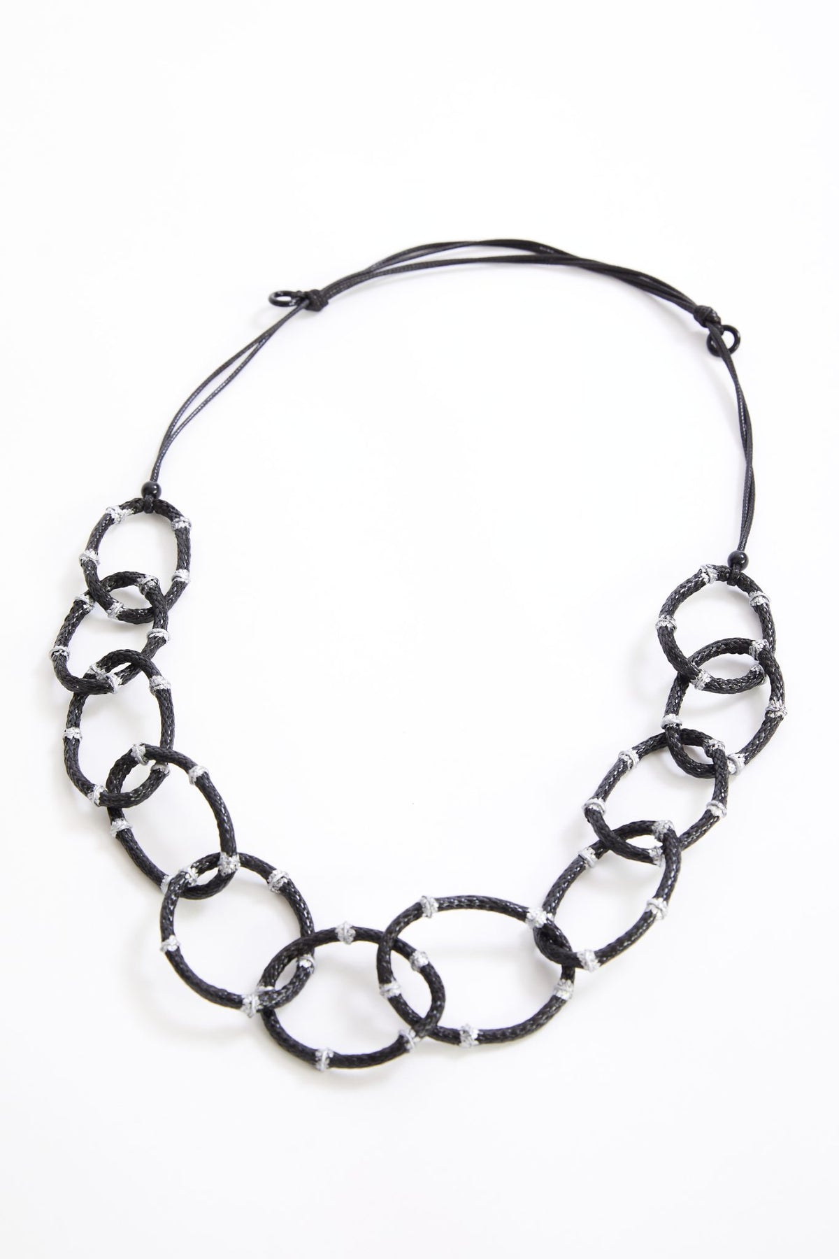 ORW24173 Collier boucle noir bandes contrastées ORA